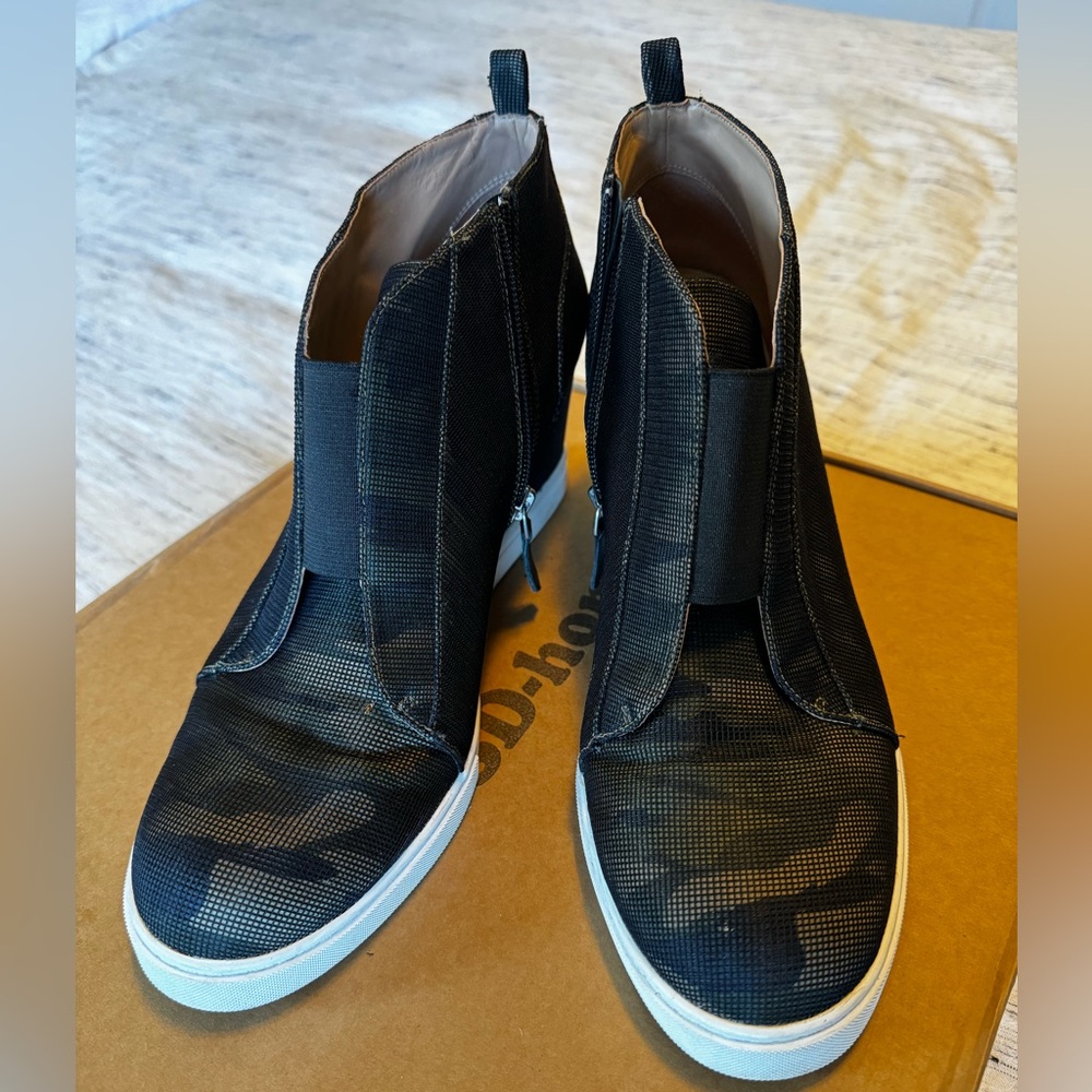 Camo Wedge